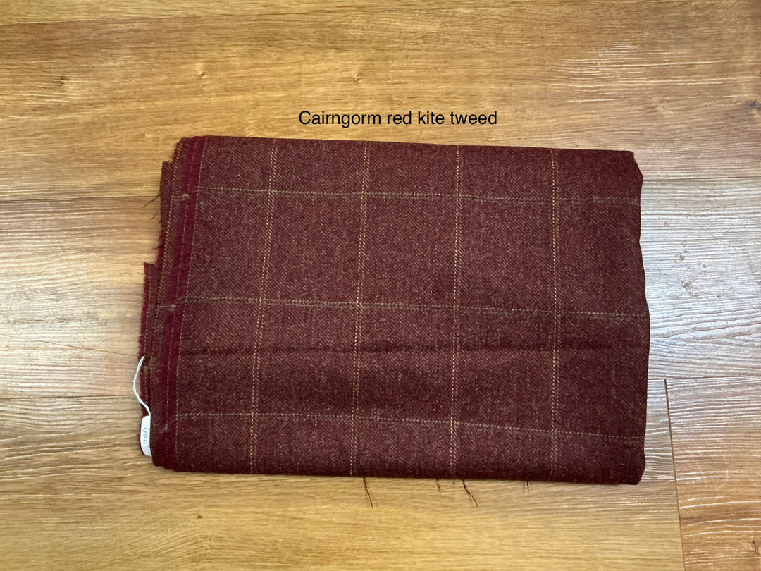 Cairngorm Red Kite Tweed  120cm x 150cm