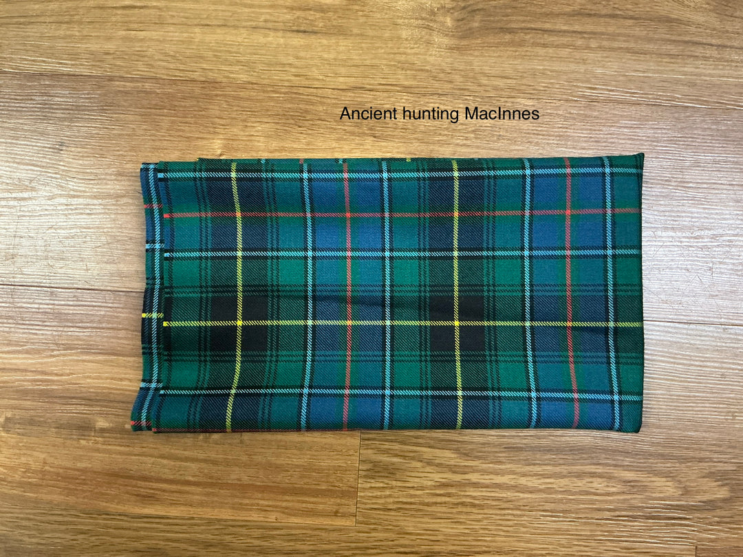 Ancient Hunting MacInnes 100cm x 150cm