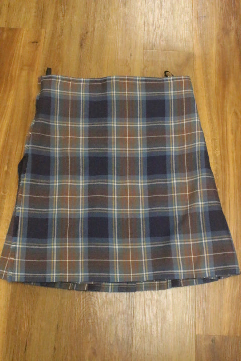 NEW - Holyrood 8 Yard Kilt - 40 x 26