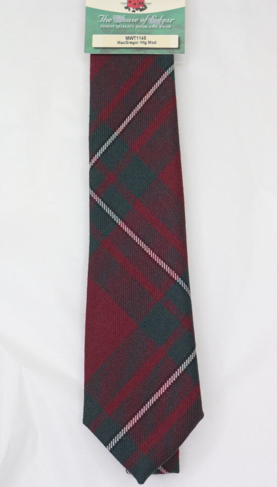 Anderson Of Kinneddar Hunting Tartan Bow Tie main image 0